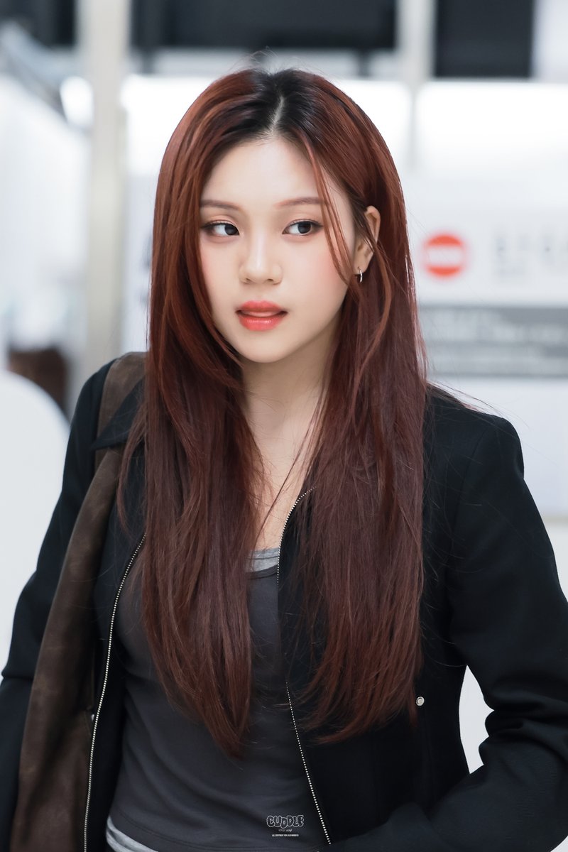loving0819's tweet photo. 251008

#비비지 #VIVIZ #엄지 #UMJI