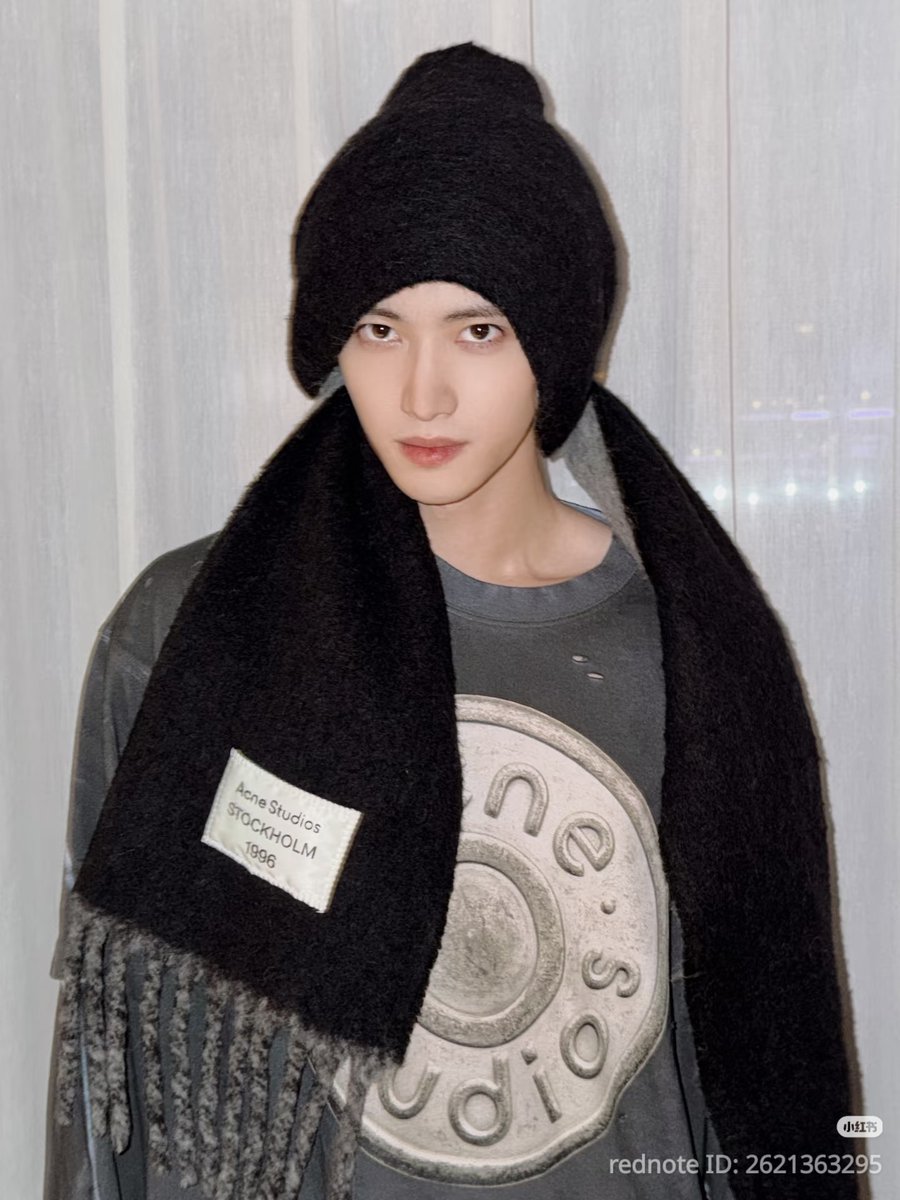 spicyyy_sugar's tweet image. อยู่ก็คิดไปถึงว่าถ้าพิอันรับบทแบบพระเก๊ในดรุณ ถึงไม่มีผมแต่ก็ยังดูดีนะ 
เพราะหน้าสวยขนาดนี้ 😘
แต่เจ้าตัวคงไม่ยอมอ่ะ ทุกวันนี้ยังกังวลใส่วิกเล่นพีเรียดกลัวหัวจะล้านอยู่เลยทั้งที่เปนคนผมเยอะมาก 😆😆
#เหยียนอัน #Yanan #闫桉