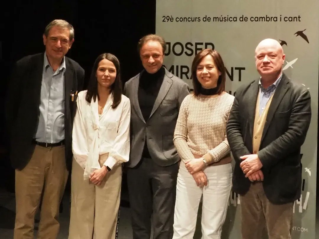 Molt agraïda d’haver estat convidada per primera vegada a unir-me com a membre del jurat junt amb aquests grans músics de referència 🥲✨ Concurs Josep Mirabent Magrans 2025.