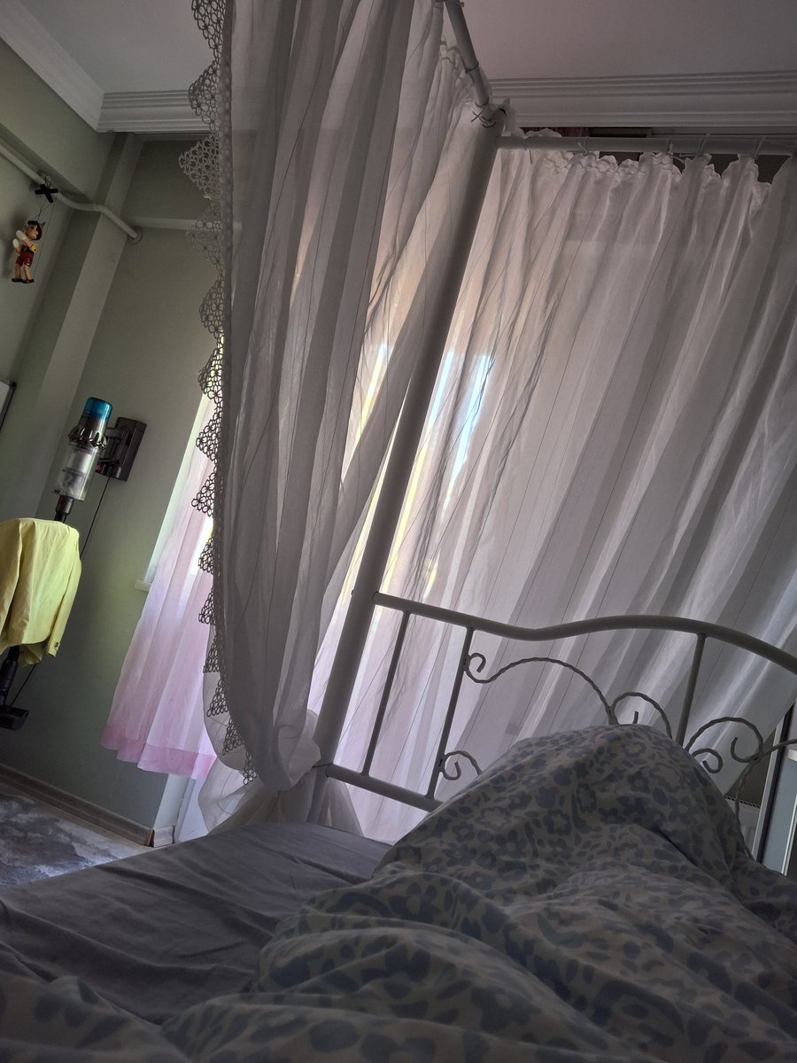 Akşam karımla ciddi bir kavga edince sabah prenses gibi uyandım.