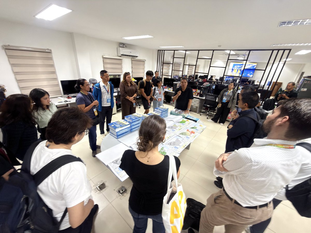 nababaha's tweet photo. The delegates of the Asia Pacific Rim Universities (APRU) multihazards conference visit the University of the Philippines to learn about what we do at the UP Resilience Institute and NOAH Center.
https://t.co/eCgg1D1d2G
#multihazards https://t.co/MMpdXzOxt2