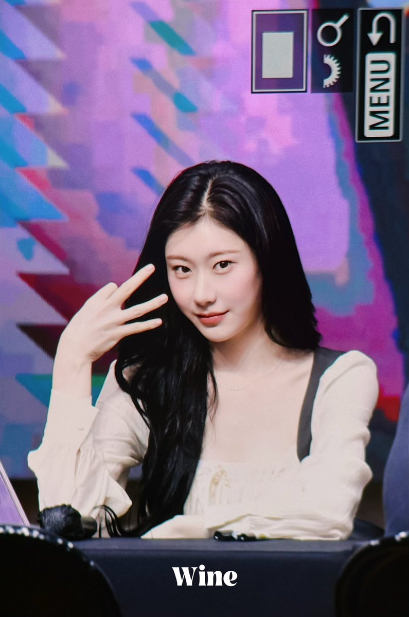 251130 LOVE 💟

#ITZY #CHAERYEONG #있지 #채령