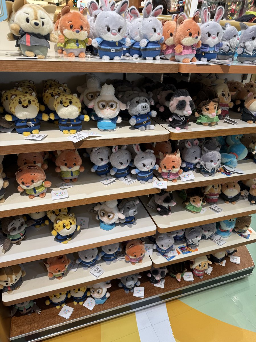 tymcu83's tweet photo. ズートピア好きにはたまらない空間ですね。
一気にズートピアグッズが増えた！ https://t.co/f1SyaiXSZQ