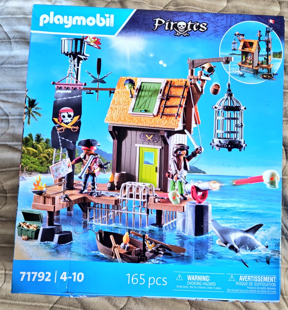 ブラックフライデーセールで安売りされてしまったので、1週間悩みに悩んだ、海賊の港が着弾。

海賊船は黒ひげ船がすでにあるので悩んだのですが、誘惑に負けた🤣

＃プレイモービル
#リンクトラベラーズ