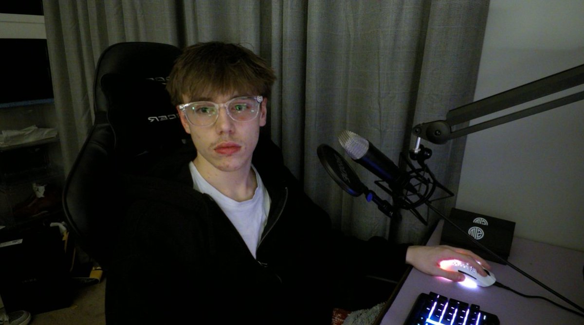 TL PanicApex tweet media