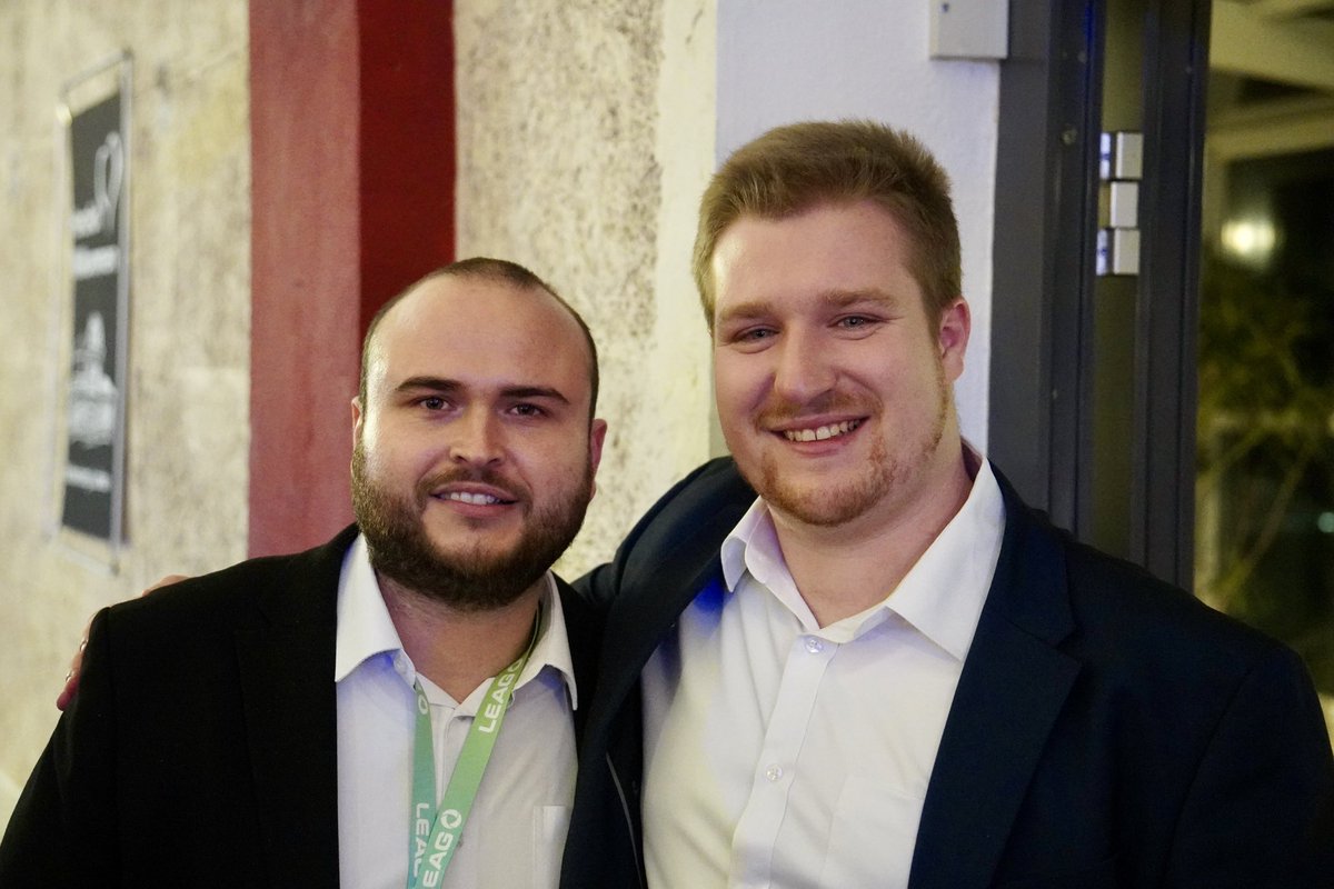 gosciniaktf's tweet photo. 📸 Ein paar Eindrücke vom diesjährigen Brandenburgtag #BBT25 der @jungeunionbrb in Luckau.

Ein großes Dankeschön an den besten Kreisverband Teltow-Flaeming für euren starken Einsatz und eure Unterstützung auf dem BBT. Es bedeutet mir viel, euch als Landespressesprecher im Landesvorstand vertreten zu dürfen – danke für euer Vertrauen und das der JU Brandenburg.

Herzlichen Glückwunsch an alle Gewählten! Besonders freue ich mich über die Wiederwahl unserer Landesvorsitzenden Laura Strohschneider. Ihr Engagement für die JU Brandenburg ist beeindruckend und macht die Pressearbeit einfach zur Freude.

Danke außerdem an Colin und @r_schmolke für die großartige Unterstützung in der Öffentlichkeitsarbeit.