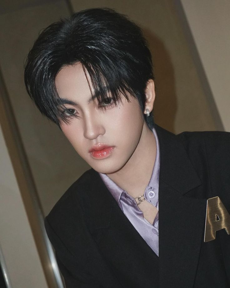 vampikre's tweet photo. — #LATTEKIM prompt AU
Kim, a mafia prince, must marry the brutal Capo Latte. Survival means charming the man rumored heartless—a monster who can kill as easily as he kisses. https://t.co/BiIQGOxtzl