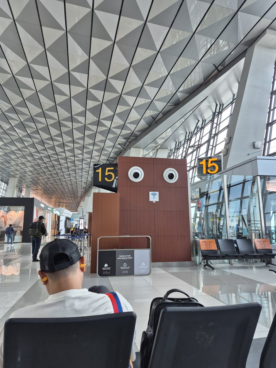 Udah setahun ga pegang boarding pass