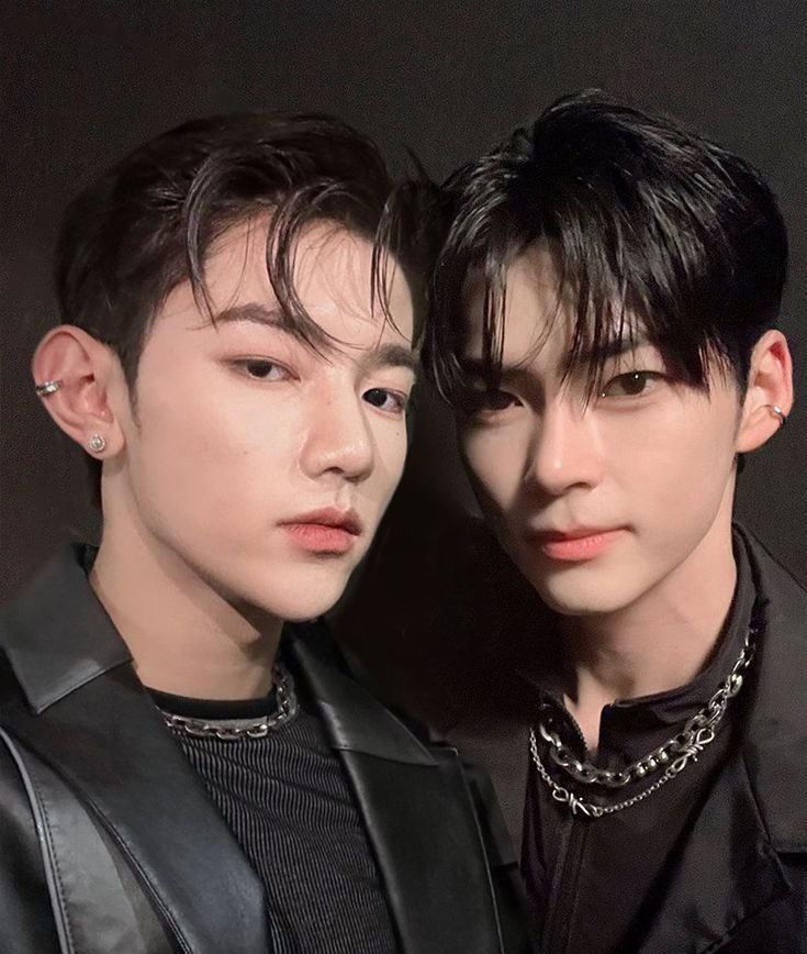 binhaorot's tweet photo. set the scene 

- 70.8k (+8.3k) - chapter 8/12
- bnb - rated e
- bl actors
- enemies to lovers/tension/humor
- angst, feelings denial, pining

ao3 link - https://t.co/m42A2jMIZb https://t.co/8aXgQK9rL8