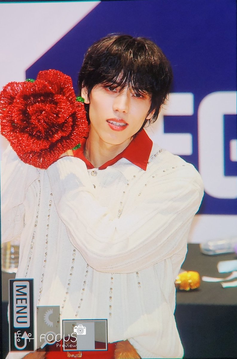 251130 메가박스 팬싸인회 Preview

꽃을 든 男子 장동우⚘️❤️

#INFINITE #장동우 #동우 #메가박스 #팬싸인회