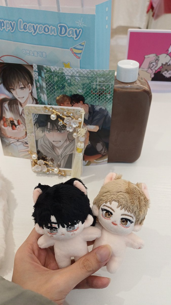 ju1ne48's tweet image. 연이 생일파티 왔어요🥹
너무 예쁘게 꾸며놓으시고 정성 가득 선물 꾸러미 받아 갑니다 여기가 천국??
#홍실퀘스트 #RedThreadQuest #LEEYEON_1202