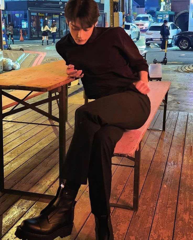 jiwoongiez's tweet image. nothing is more iconic than this photo