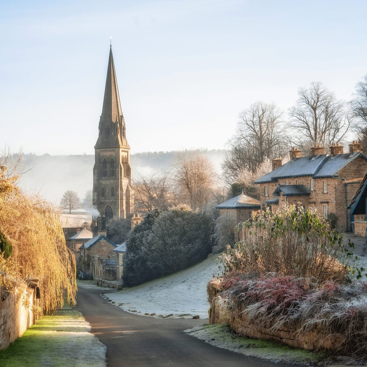 On Wednesday I got to wrap up in lots of layers and head out for some serious frosty wandering. I may have got slightly carried away, always wanting to see around the next corner, admiring the gates and frosty grasses, the robins and sheep, and I ended up accidentally walking for