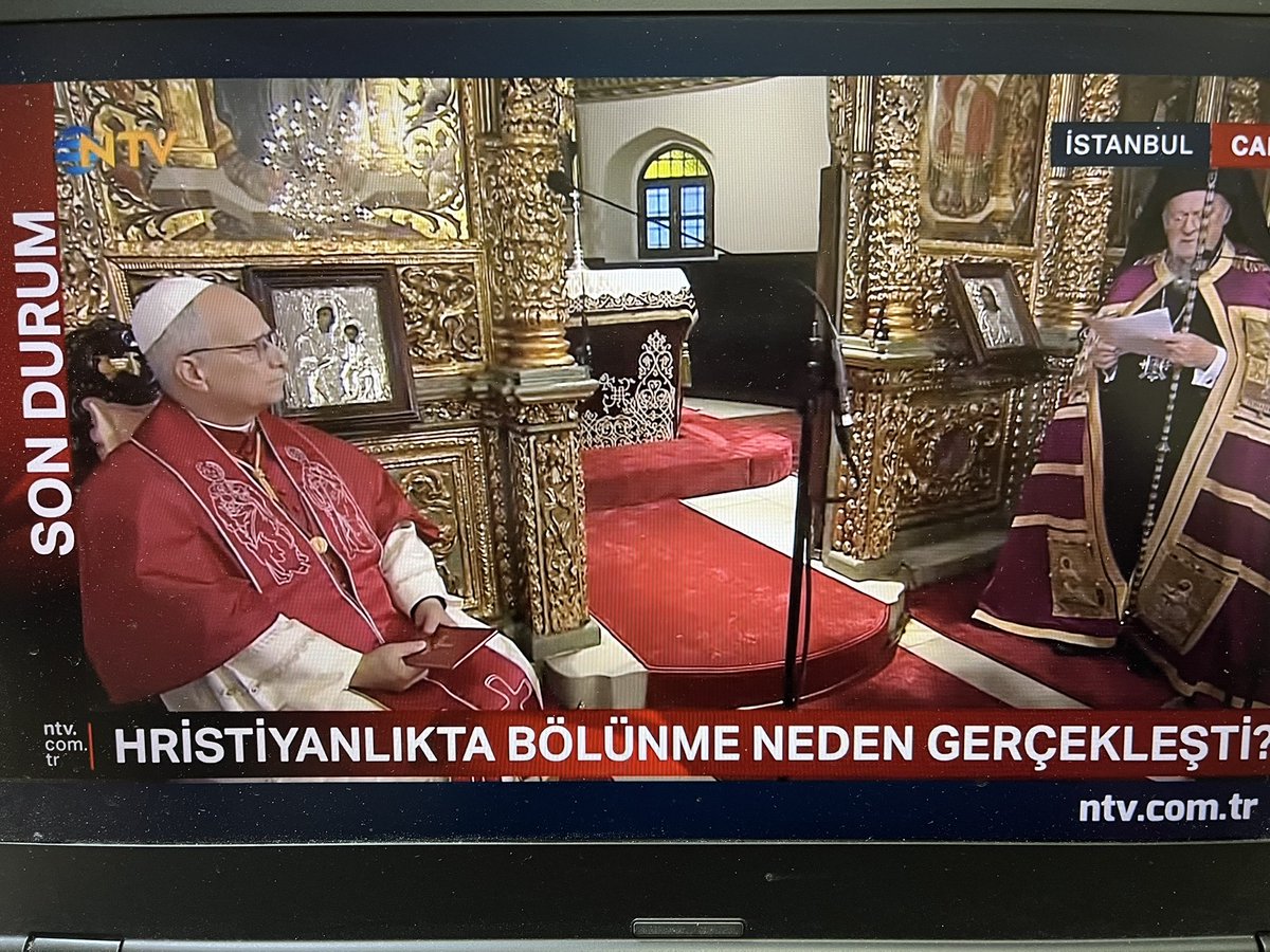 イスタンブールの全地の総主教座にて、左が教皇レオ14世、右が正教会の