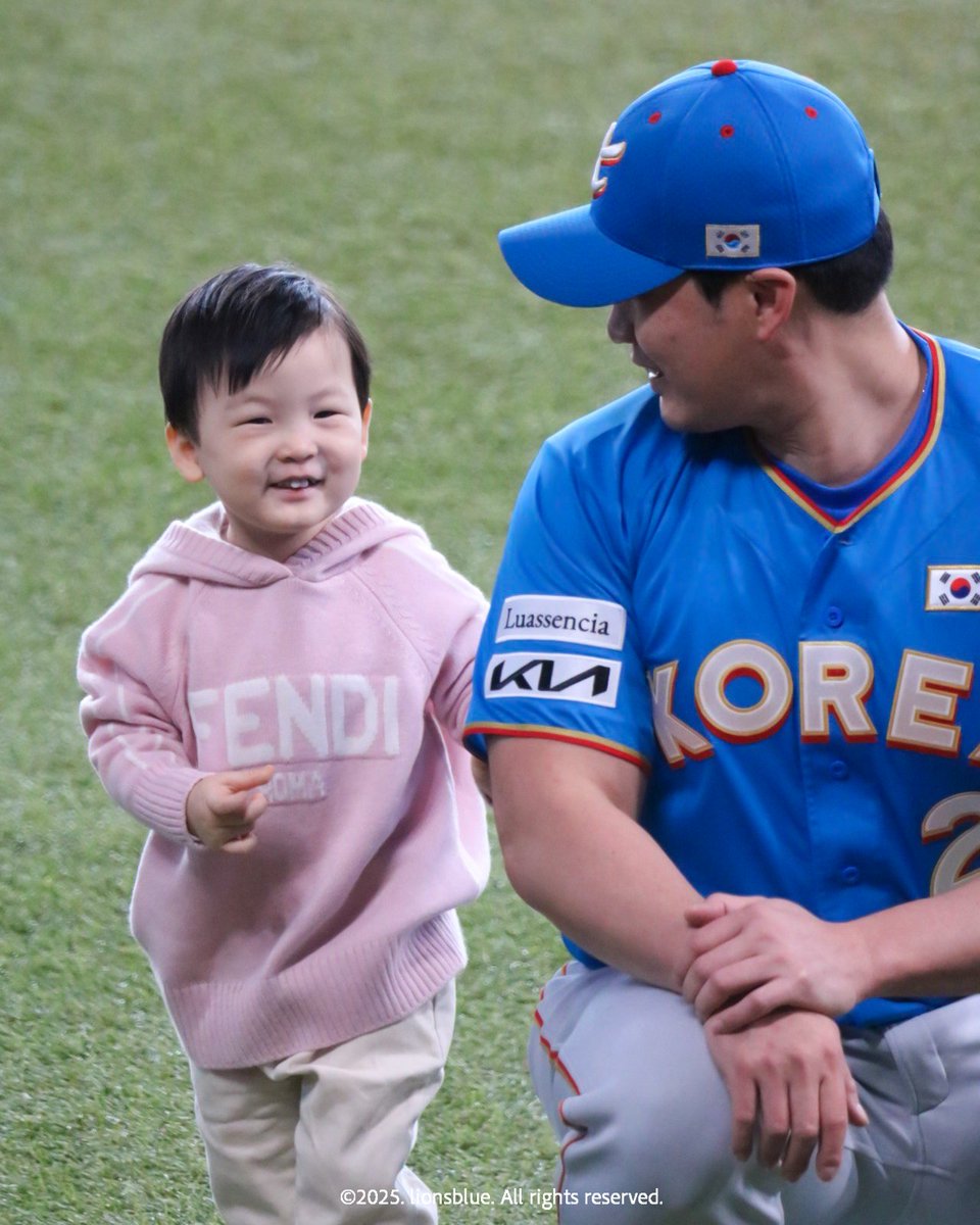 251130 한일드림플레이어즈게임 / 에스콘필드

현지에서 날라온 오서준 급하게 올려 봅니다 
모찌모찌 오서준 ㅎㅎ

#오서준 #오승환 #팀코리아 #삼성라이온즈