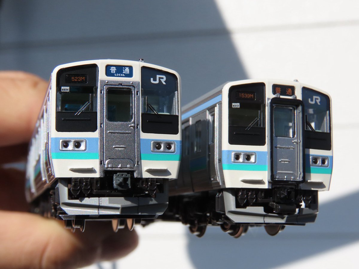 入線｜KATO 10-1851・1852 211系0・3000番台 長野色 長野地区をはじめ