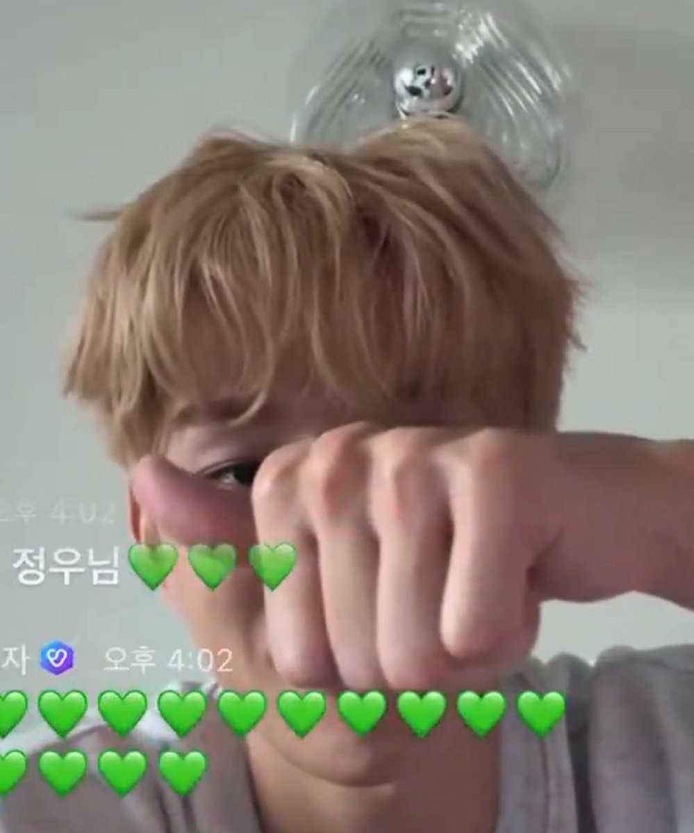 butteringcandy's tweet image. 눈물참느라 턱에 호두생긴거 이와중에 귀엽고 난리