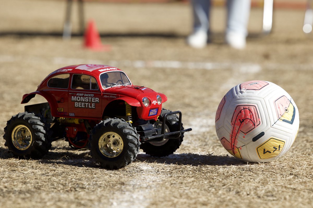 Ryosuke_1539's tweet photo. #TAMIYA
#BLOCKHEADMOTORS
#RCOUTDOORFES2025
#ラジコンサッカー

短い時間だったけど、イベント見学してきた😍
久しぶりにラジコンサッカー観たけどやっぱ観てても楽しいわ！
ラジコンサッカーの写真は夜に！ https://t.co/iIXjx3zQWW