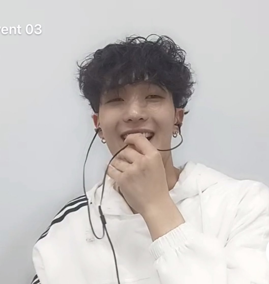 suminsfool's tweet photo. Uhhh I just love him I can’t express it enough https://t.co/2YtxsYplDp