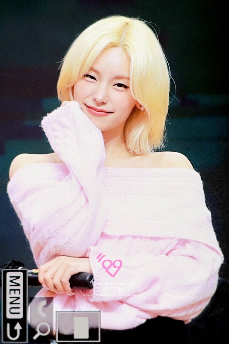 251130 딸기우유 강아디🐶🩷

#ITZY #YEJI #예지 #옞덩봤덩