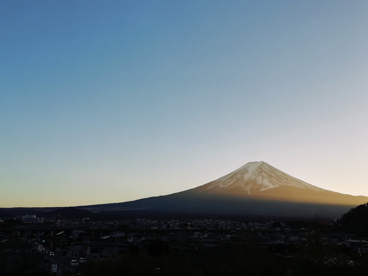 11月最後の夕焼け。 2025年も残すところ1ヶ月。 #富士吉田 #山梨