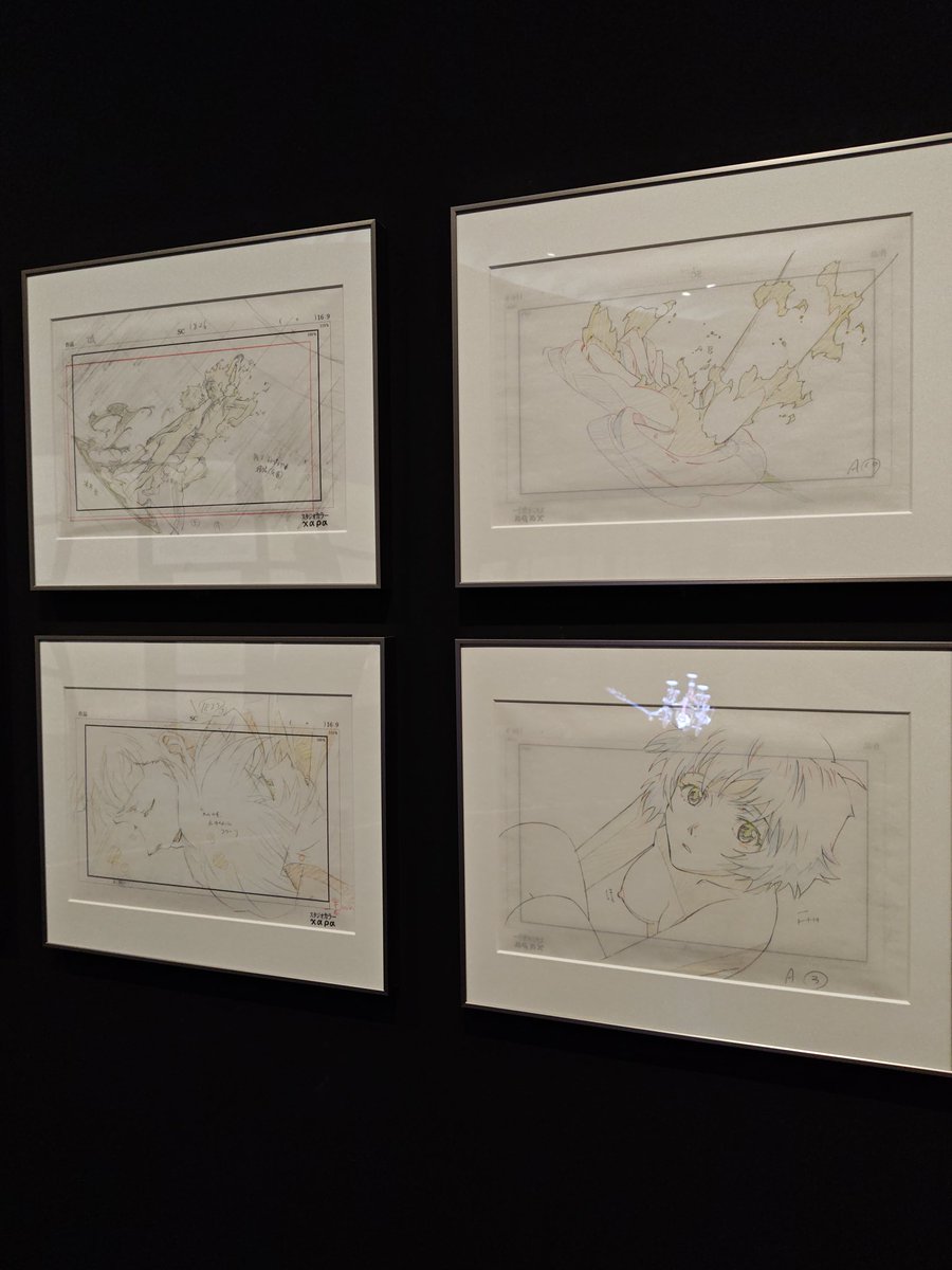 新劇場版以降はデジタルなので当然セル画は存在しないんですが原画は手