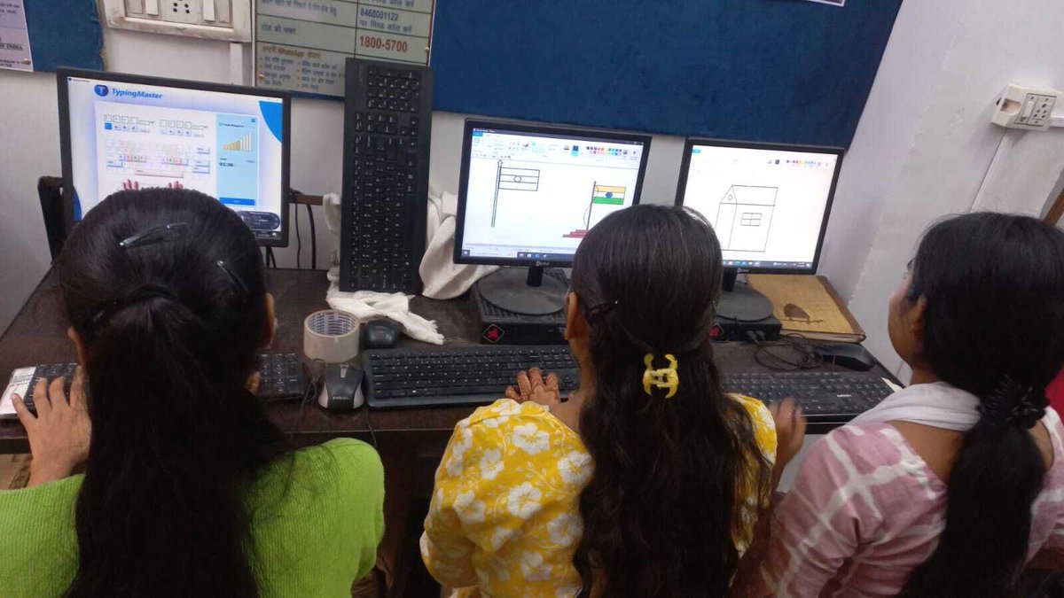 TeachtoEarn's tweet image. Just kids + PCs + curiosity = magic. 
teachtoearn.in

#SelfLearning #ApniPathshala #ComputerPOD