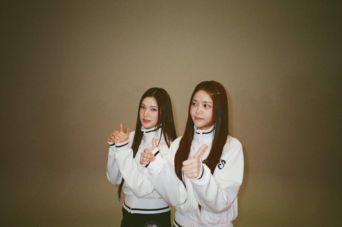 M2MPD's tweet image. 필름카메라로 기록한 11월의 추억📸 12월에도 쭈욱 엠투와 함께해요❣ #11월의엠투 #M2film #SC_ORIGINAL #Hearts2Hearts #하츠투하츠 @Hearts2Hearts