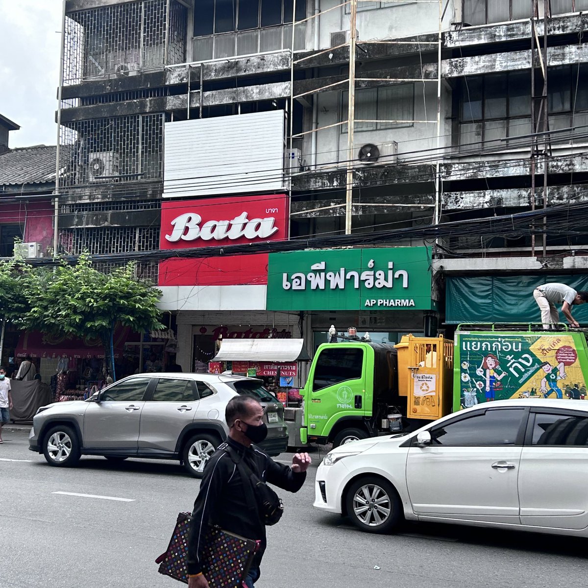 mairuuumaicheee's tweet image. (christmas) color walk 🦆🧣