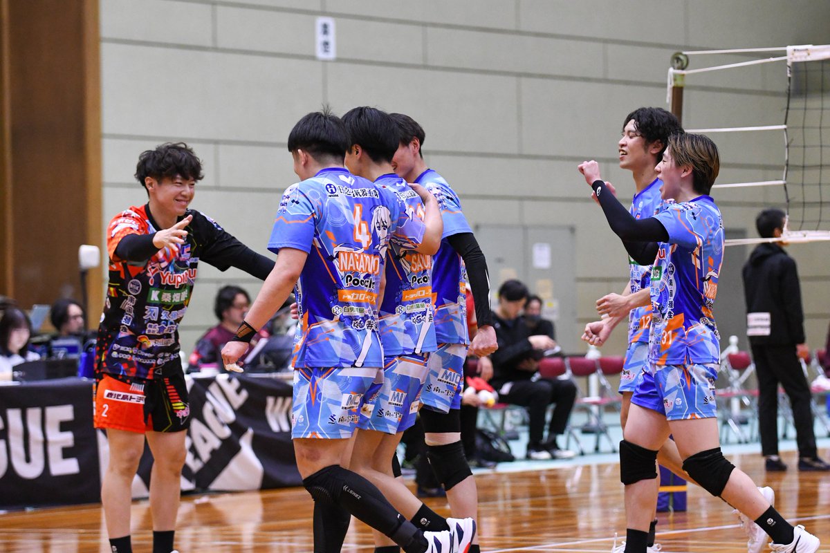 s_candy38st's tweet photo. サイドアウトが続いた拮抗した場面でのSA、さすが🙌🙌🙌大喜びの円陣✨️✨️
2025.11.30
#フラーゴラッド鹿児島
#迫田郭志 選手 https://t.co/7Np4vV3r4E