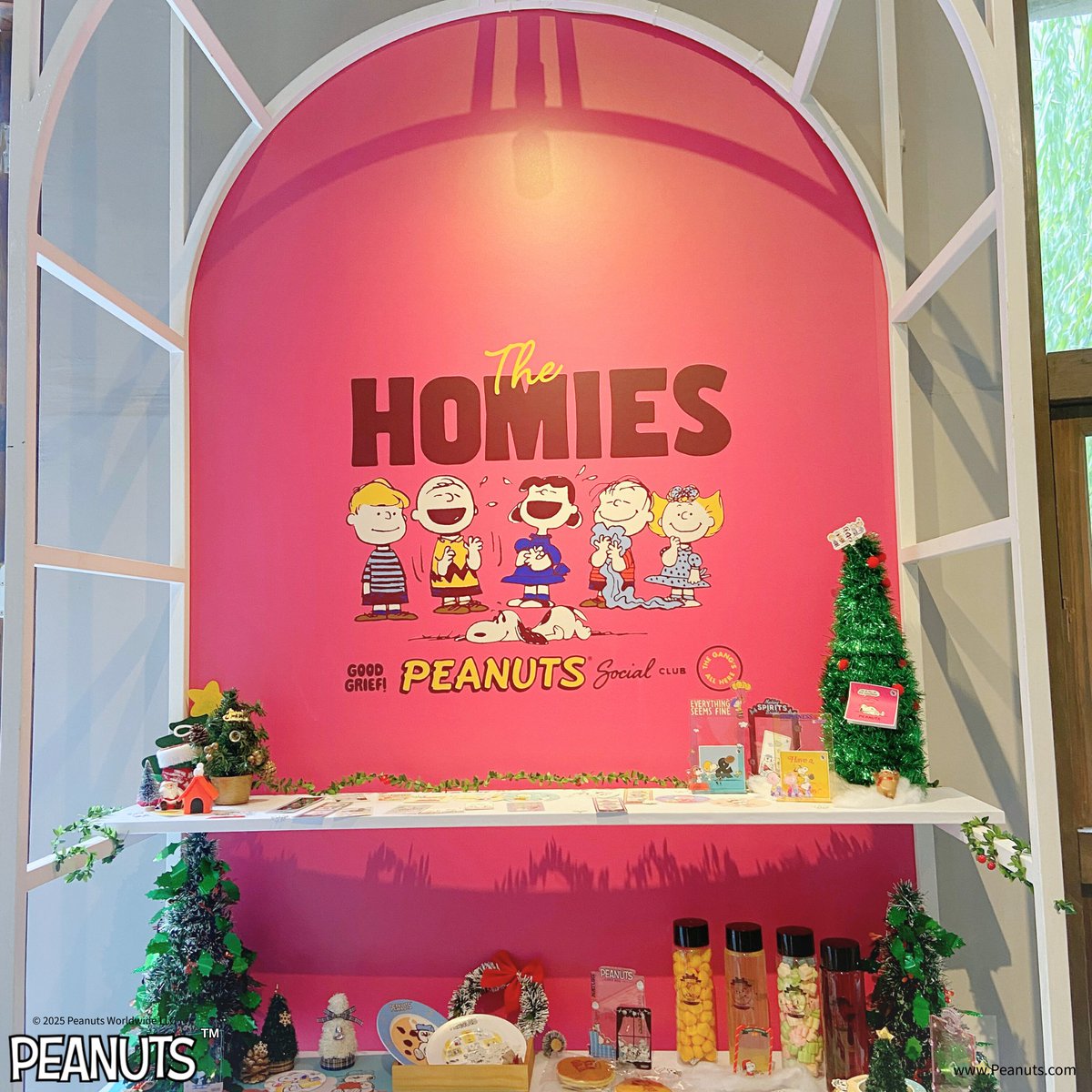 #史努比雪夜聖誕派對 最後1天 ‼️

隨著聖誕節的離開，史努比雪夜聖誕派對也將拉下帷幕✨
謝謝大家在活動期間中的熱情支持🥳
最後一天了，快把握機會一起歡慶這個特別的冬日派對吧🎉

👉最後下單機會：reurl.cc/3M2zNl
活動時間｜11 月 22 日 — 12 月 28 日
活動地點｜台北松山文創園區 男澡堂