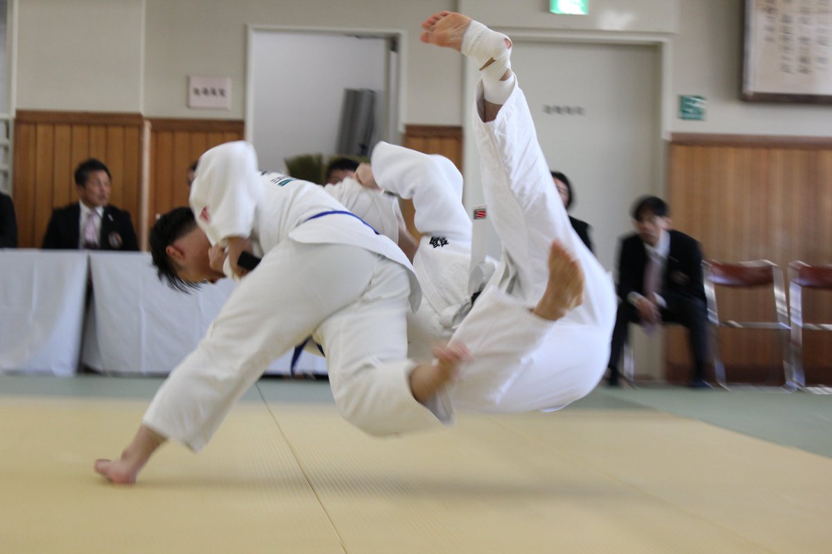 parasapo's tweet photo. ／
 第40周年記念
 全日本視覚障害者柔道大会🥋
＼

毎年開催されている
各階級の日本一を決める大会🔥

常に組み合った状態で技をかけあうため
いつ技が決まるかわからない緊張感
ダイナミックな動き、近くで観れば観るほど伝わる迫力に引き込まれて試合にくぎ付けでした👀

#柔道 #視覚障害者柔道 https://t.co/guuTzBW0uE