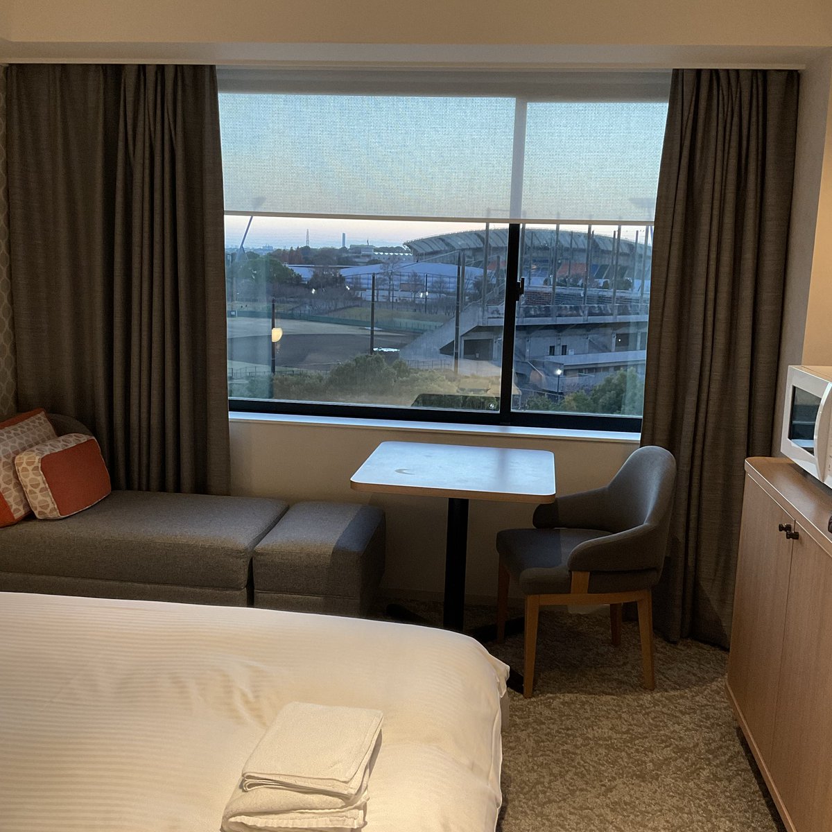 到着🚗³₃
半年に1回のポリープ摘出です
あす9時からなので、病院内のホテルに前日入り