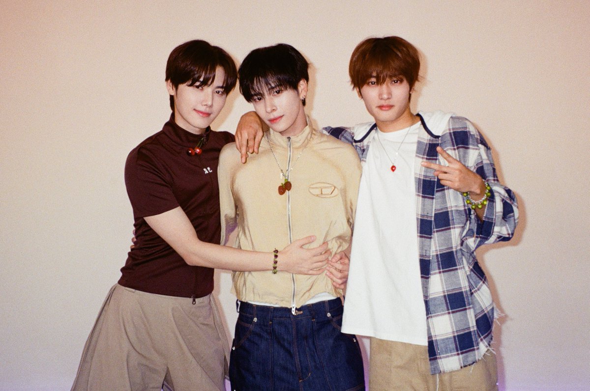 필름카메라로 기록한 11월의 추억📸 12월에도 쭈욱 엠투와 함께해요❣ #11월의엠투 #M2film #릴레이댄스 #CRAVITY #크래비티 <a href="/CRAVITYstarship/">CRAVITY OFFICIAL</a>