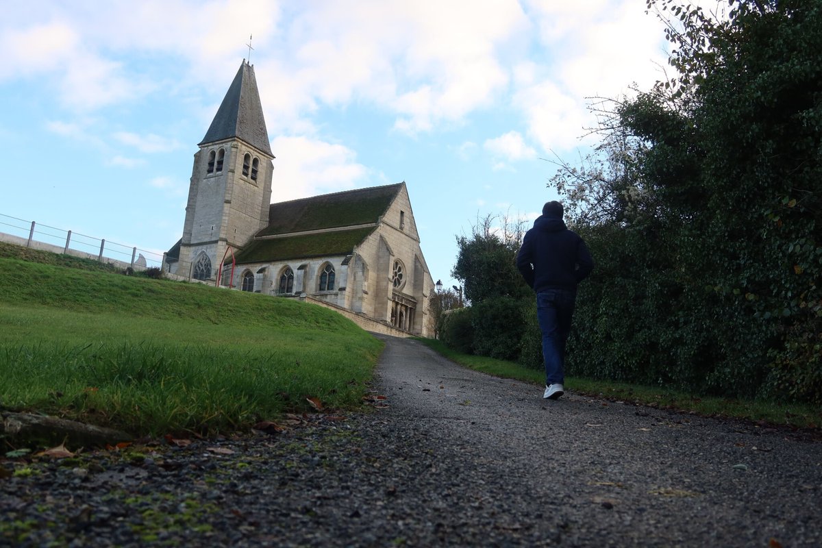le_Parisien's tweet image. « Il veut éviter les conflits » : pris dans les municipales, le curé du village annule la crèche et la messe de Noël
➡️ l.leparisien.fr/jMCw