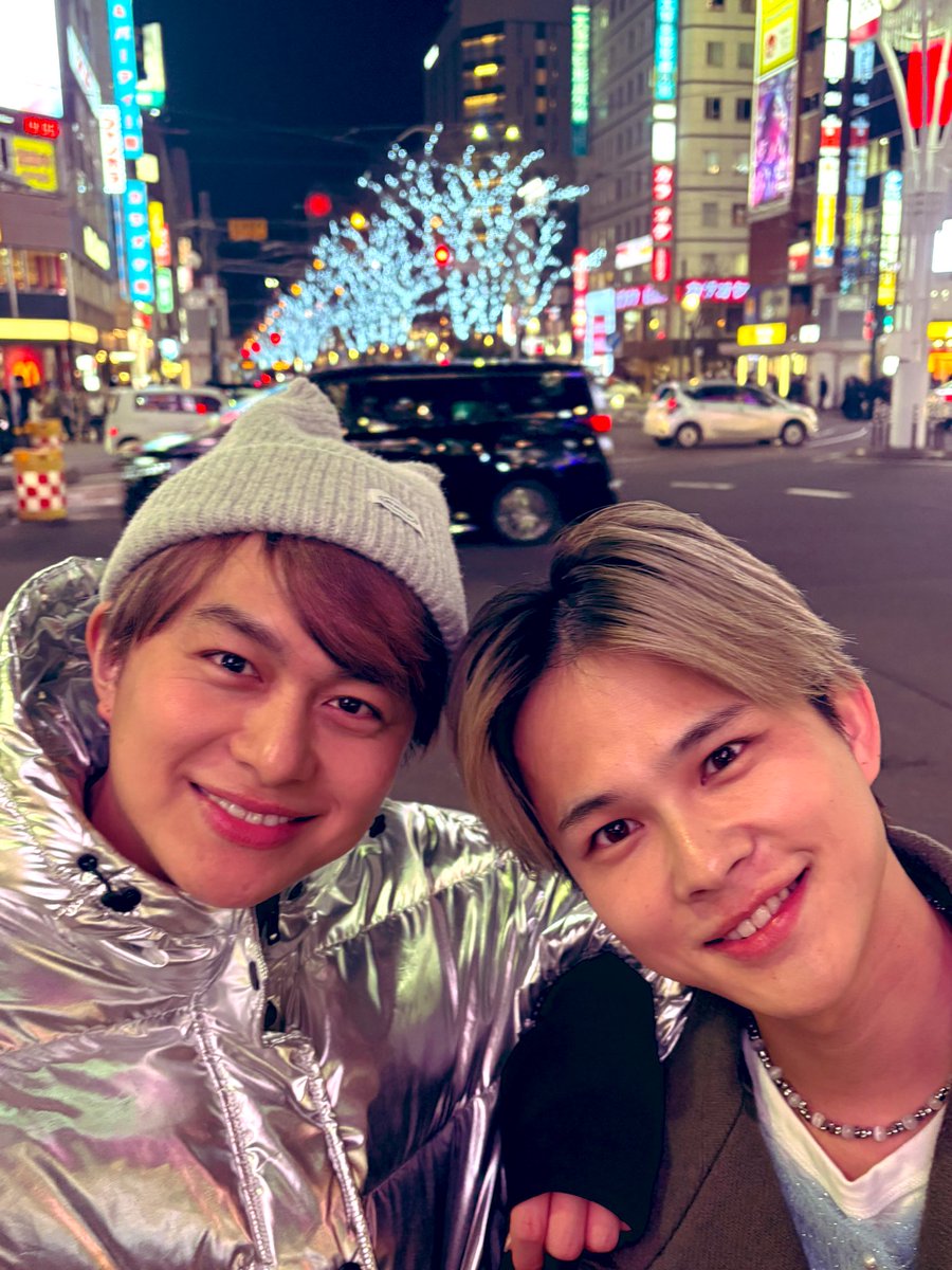 Parallel_2025's tweet image. 北海道イベントありがとうございました！
今週末は東京でお会いしましょう！

★2025年12月7日in東京
10:30～11:30　写真集お渡し会
12:00～12:45　トーク＆LIVE⇒t.livepocket.jp/e/me4hh

#小林豊 #森本爵 #parallel