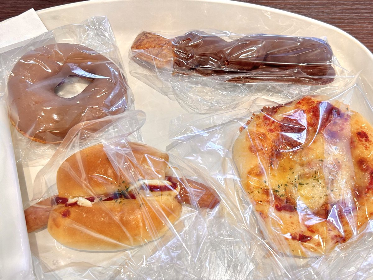 modelingMa's tweet image. 今日は久しぶりにロイズでパン食べて整骨院そこからお買い物の流れ。