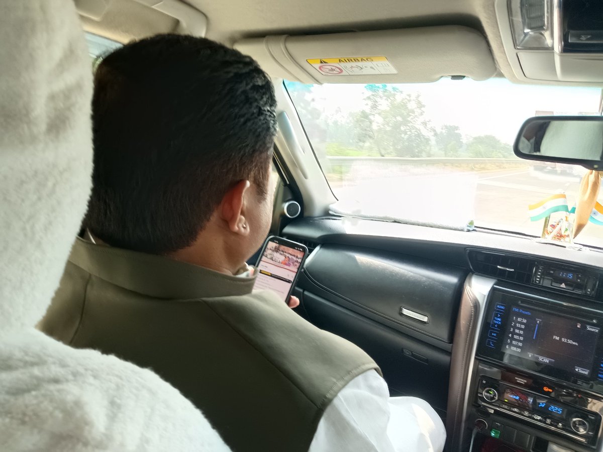 DrKPSinghYadav's tweet image. माननीय प्रधानमंत्री श्री @narendramodi जी के जनप्रिय रेडियो कार्यक्रम ‘मन की बात’ के 128वें एपिसोड का श्रवण किया।

#MannKiBaat #मन_की_बात