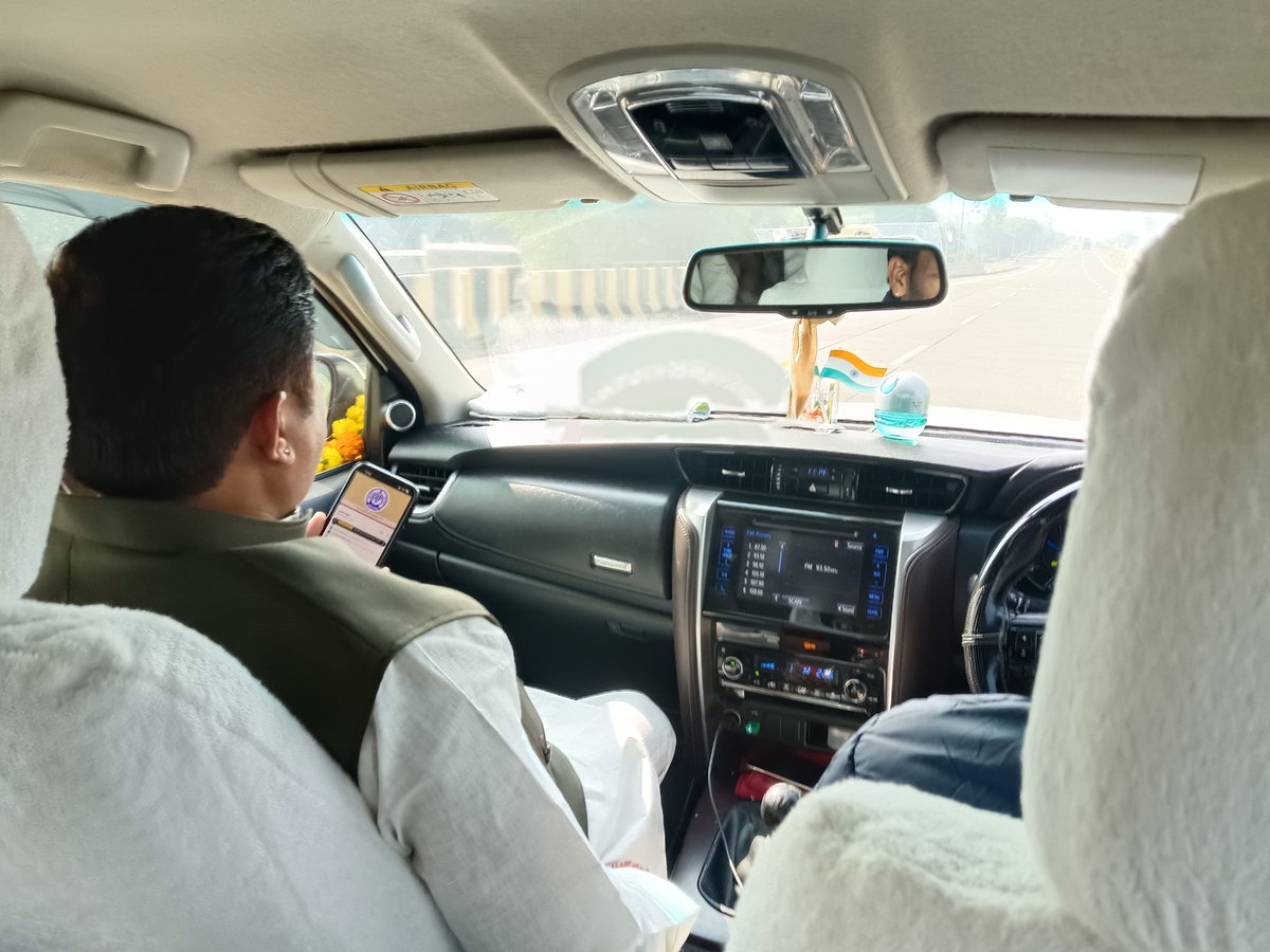 DrKPSinghYadav's tweet image. माननीय प्रधानमंत्री श्री @narendramodi जी के जनप्रिय रेडियो कार्यक्रम ‘मन की बात’ के 128वें एपिसोड का श्रवण किया।

#MannKiBaat #मन_की_बात