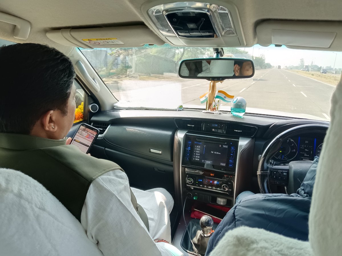 DrKPSinghYadav's tweet image. माननीय प्रधानमंत्री श्री @narendramodi जी के जनप्रिय रेडियो कार्यक्रम ‘मन की बात’ के 128वें एपिसोड का श्रवण किया।

#MannKiBaat #मन_की_बात