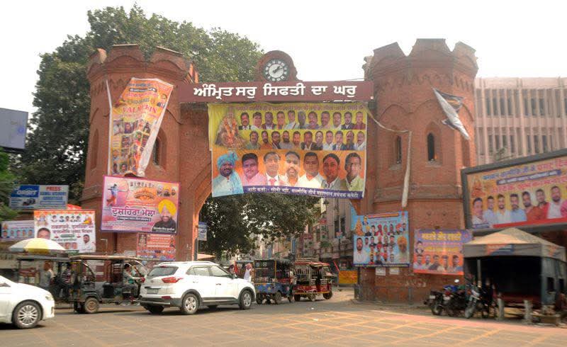 Ongoing preparations for 450th Foundation Anniversary of Shri Amritsar Sahib ???? If things are done on ground than on paper we would appreciate. This clutter of hoardings should be banned.  After all <a href="/PbGovtIndia/">Government of Punjab</a> has declared Amritsar a Holy City. Kindly,  adhere to the words