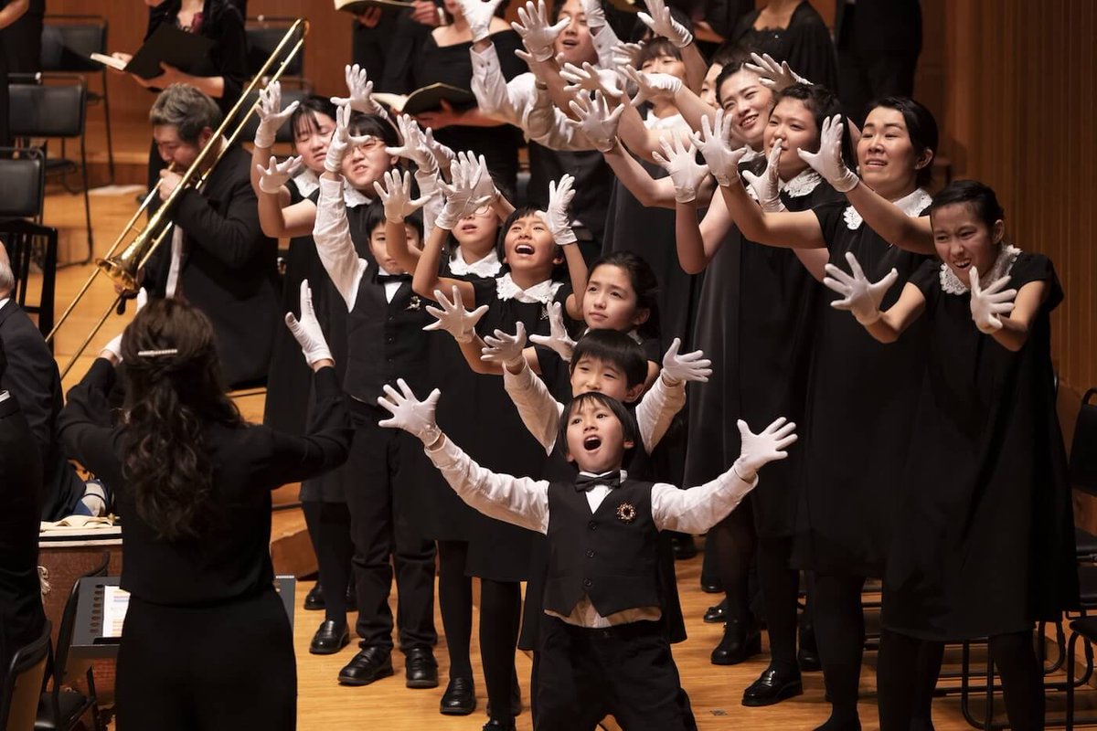 FukuokaNow's tweet image. 12/7 White Hand Chorus NIPPON × Kyushu Symphony Orchestra: “Visible, Felt – A New Ninth” / ホワイトハンドコーラスNIPPON×九州交響楽団「みえる かんじる 新しい第九」
bit.ly/4oceOel 
日本語：bit.ly/4m1H41Q 

#FukuokaEvent
#SignLanguage 
#FukuokaNow
#福岡イベント
