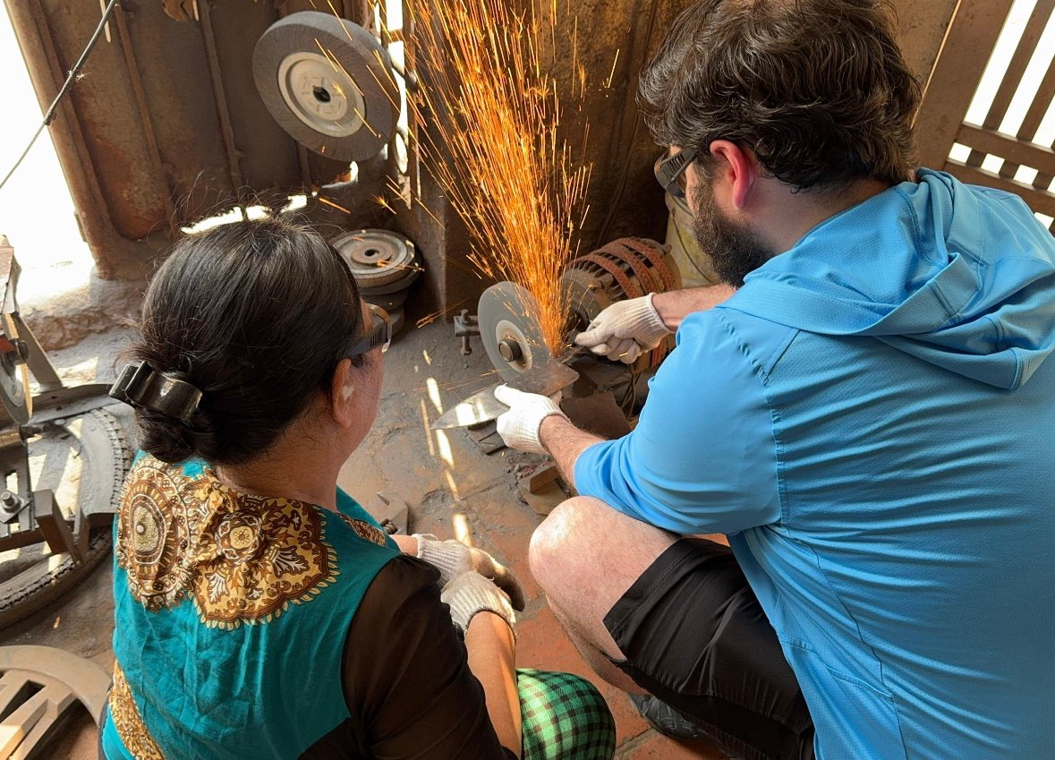 mythiXTrinity's tweet image. IRL WORLD TOUR (Vietnam 🇻🇳) • Ep.289 • On forge un couteau traditionnel !

twitch.tv/trinity