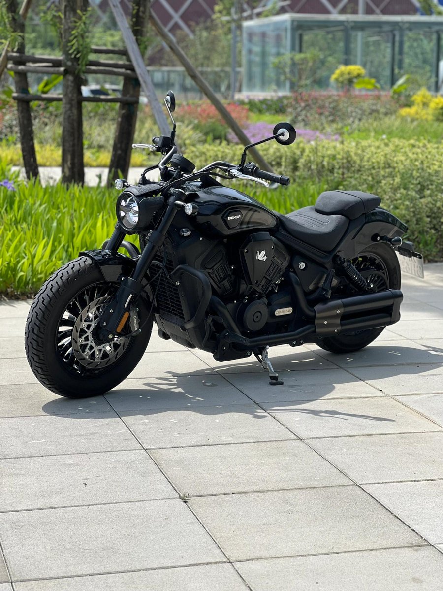 VinayManohar5's tweet image. このバイクに乗ると、
風を感じながら、まるで空を飛ぶような気分に。
どこまでも行ける感じがたまらない。
#バイク #モーターサイクル #走る楽しみ #バイク乗り #ツーリング