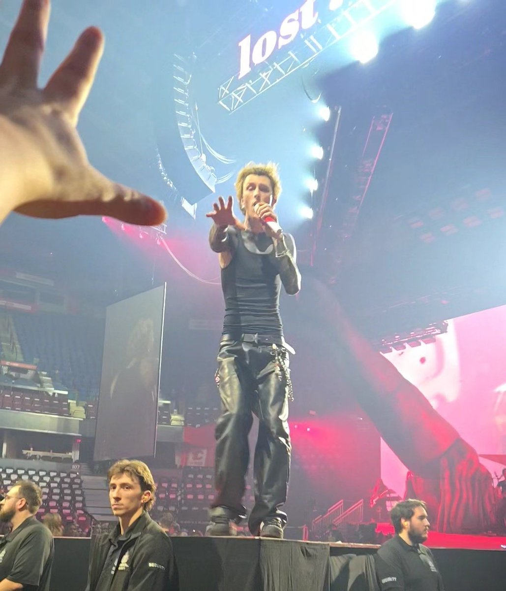 Blaze19XX's tweet photo. I’ve been to so many concerts but NOTHING touches that, @machinegunkelly. Truly unreal. Best show of my life. So grateful I got to experience it in a packed Saddledome. 100% worth the flight from Manitoba. 🫶✨️🚬

#mgk  #TourVibes #ConcertNight #ESTFORLIFE https://t.co/NR9kqjZpQz