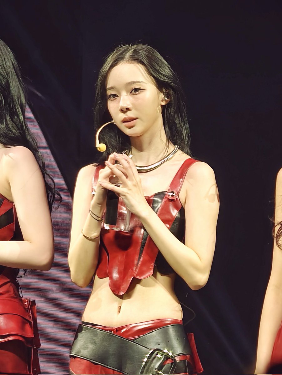 ไม่ได้ลงอ่ะไร aespa เลยนิหว่า ดูเสร็จรุ่งขึ้นค่ำบินไปญี่ปุ่น
#WINTER #aespa #aespa_SYNK_aeXISLINE_bkk
#aespa_SYNK_aeXISLINE_BANGKOK