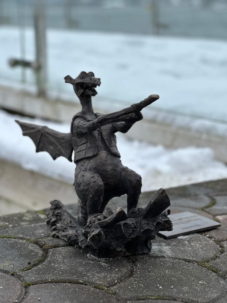 rafdab92's tweet photo. Ostróda ma czterech nowych mieszkańców. To smoki - Rastaman, Kapitan, Narciarz Wodny i Napoleon.

W 2026 roku o lokalizacji i formule kolejnych dwóch zadecydują mieszkańcy  😉 https://t.co/H7wXjxN0m1