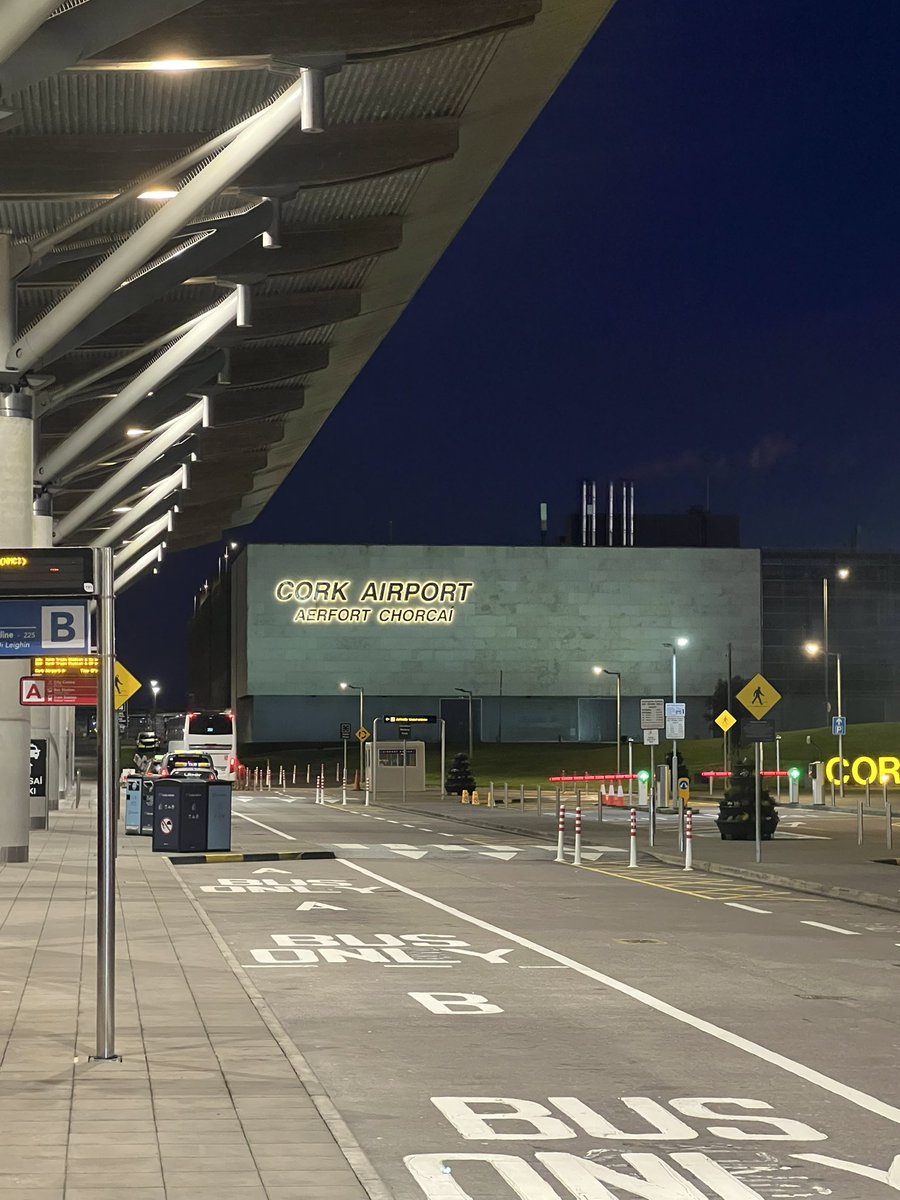 Sullyod's tweet image. Any chance the Reds could just do a win 🤷🏼‍♂️ #WHULIV ✈️ 🔴⚪️ ⚽️