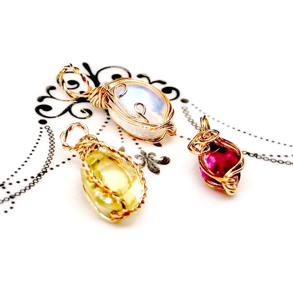 きっと誰かが好きになる 石をわちゃわちゃとアクセサリーにしております