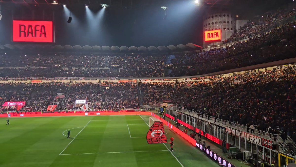 aleros_acm's tweet image. Buona giornata rossoneri 🔴⚫️